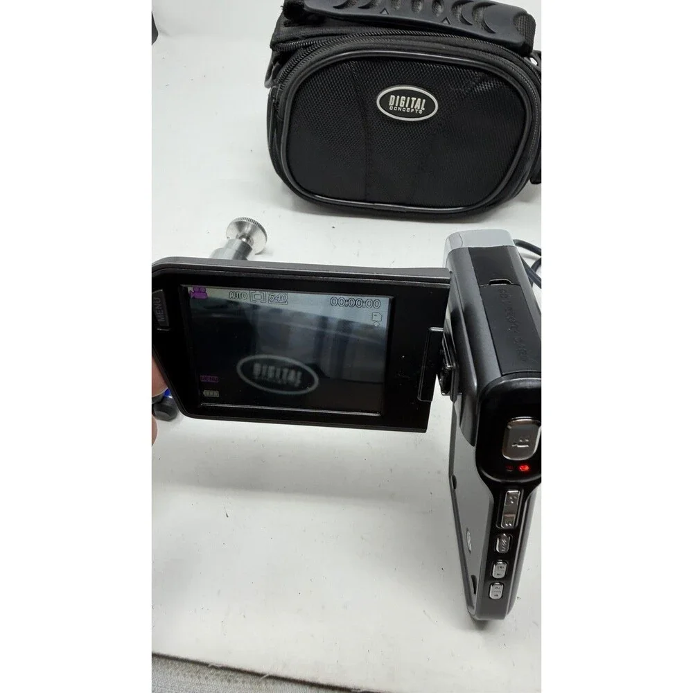 Coby Snapp Camcorder CAM5005 5MP With Case